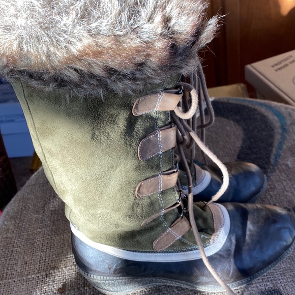 Cupid Boots with wedge heel. Excellent cond and clean - Picture 1 of 6
